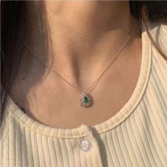 The Emerald Passion pendant in 925 and cubic zirconia - Picture 9 of 12